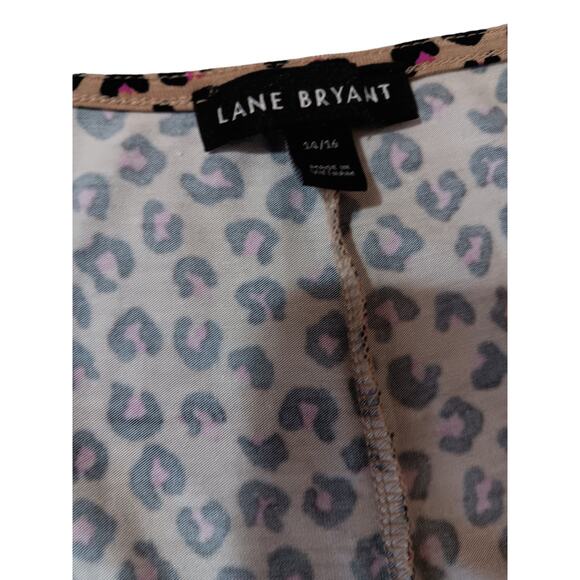 LANE BRYANT Top Blouse Cute Buttons 14/16 Pink Animal Print V-Neck Stretchy Knit - Picture 6 of 7